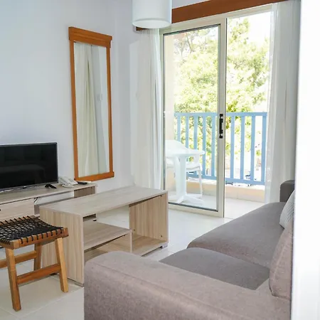 바실리카 홀리데이 3* 파포스