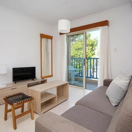 Basilica Aparthotel 3*