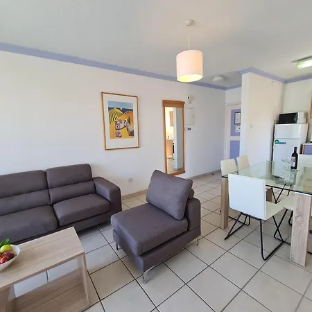 大殿假日度假胜地酒店 3* Paphos