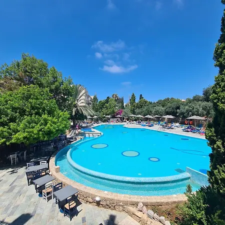 Basilica Aparthotel 3*
