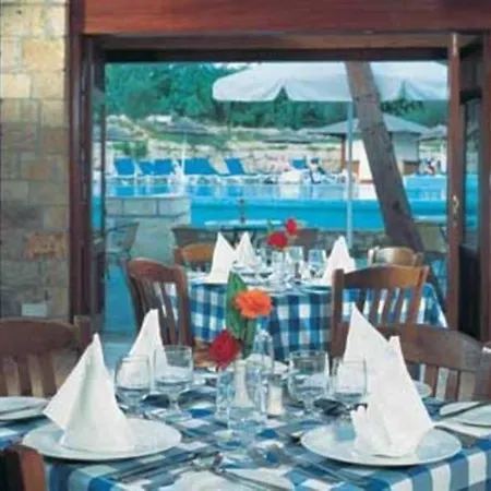 바실리카 홀리데이 3* 파포스