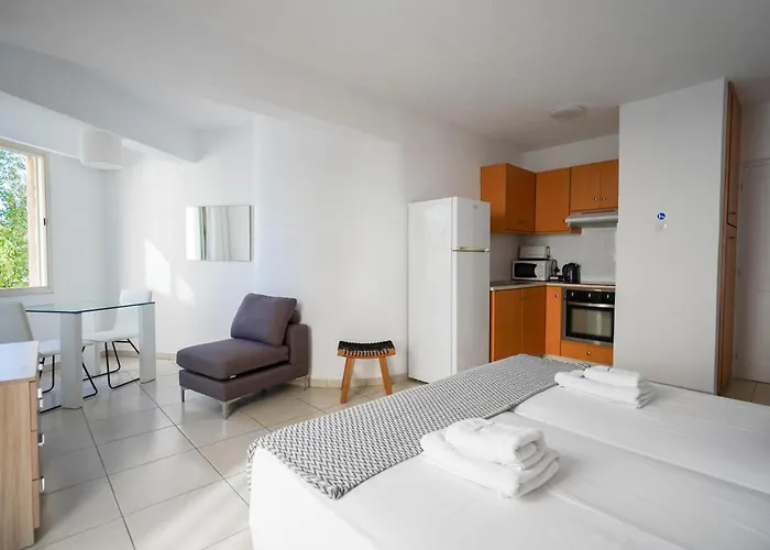 Basilica Apartahotel Paphos